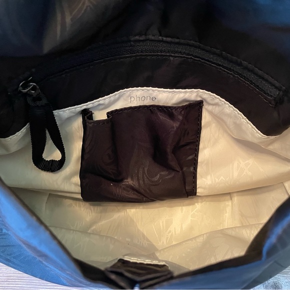 Lululemon Triumph ✨ Peacock Embossed Bag for SV Bay Club - Picture 6 of 9